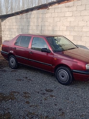 Volkswagen: Volkswagen Vento: 1994 г., 1.6 л, Механика, Бензин, Седан — 3
