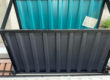 тент для отдыха: Образцы профнастила двух цветов: бирюзового и темно-серого. Профнастил — 1