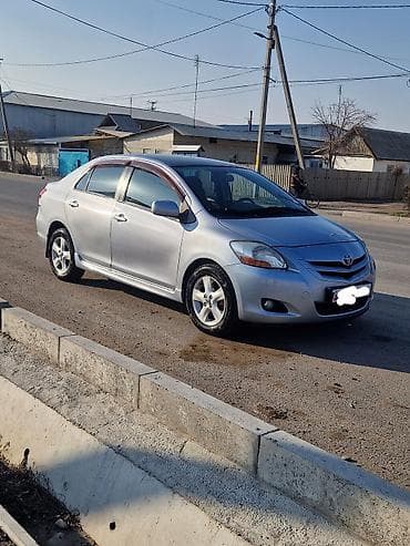 Toyota Yaris: 2007 г., 1.5 л, Автомат, Бензин, Седан
