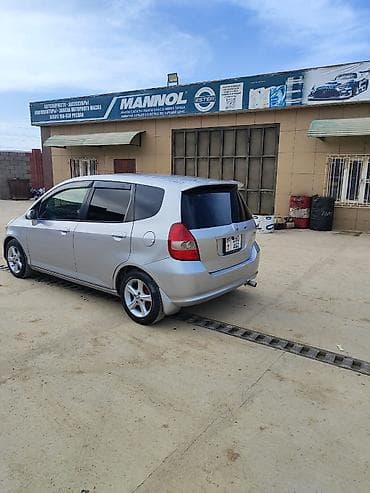 Honda Fit: 2002 г., 1.3 л, Автомат, Бензин, Хэтчбэк at lalafo.kg Honda Fit: 2002 г., 1.3 л, Автомат, Бензин, Хэтчбэк