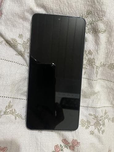 танк 2 телефон: Samsung Galaxy S21 5G, Б/у, 128 ГБ, цвет - Черный — 1