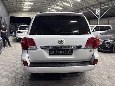 Toyota Land Cruiser: 2014 г., Автомат, Бензин, Внедорожник — 8