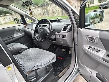 автомобиль daewoo nubira: Toyota Voxy: 2003 г., Автомат, Бензин, Минивэн — 2