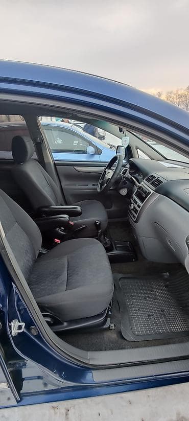 продам авенсис: Toyota Avensis Verso: 2001 г., 2 л, Механика, Бензин, Минивэн — 8