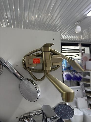 Ванна жана душ үчүн суу аралаштыргычтар: Ванна жана душ үчүн суу аралаштыргыч, Кол душ, Орнотуу: Сырткы монтаж, Материалы: Латунь, Функциялар: Функциялары жок — 1