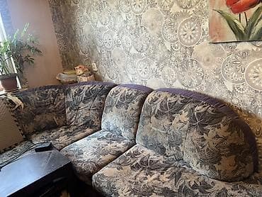 small table: Угловой диван, C подушками — 2