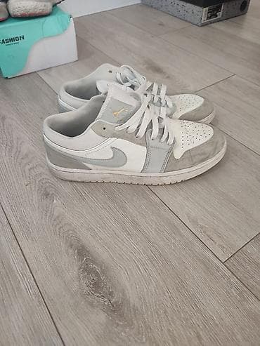nike jordan: Мужские кроссовки, 42, Nike, Б/у, цвет - Белый, Платная доставка, Самовывоз — 2
