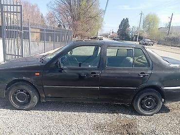 седан срочно продаю: Volkswagen Vento: 1994 г., 1.8 л, Ручные, Бензин, Седан — 2