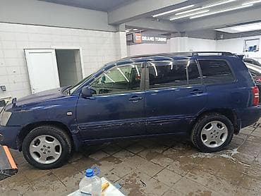 pathfinder r51: Toyota Kluger: 2001 г., Автомат, Бензин, Кроссовер — 1