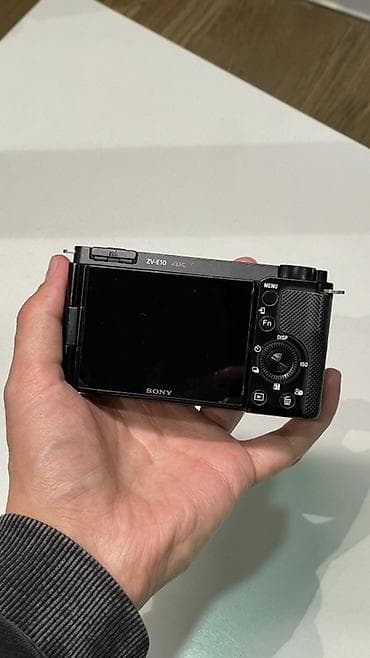 монитор для камер: Беззеркальная камера Sony ZV-E10 (байонет E-mount) - Матрица APS-C — 3