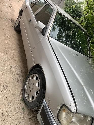 Mercedes-Benz E-Class: 1993 г., 2 л, Автомат, Бензин, Седан — 2
