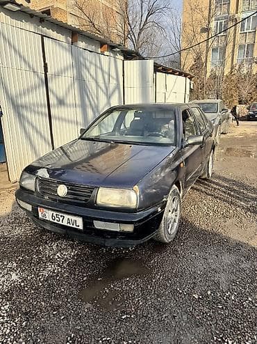 vin код: Volkswagen Vento: 1992 г., 1.8 л, Механика, Бензин, Седан — 4