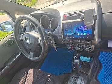 step 2: Honda Fit: 2003 г., 1.3 л, Автомат, Бензин, Хэтчбэк — 5