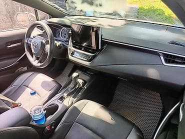 jeep compas: Toyota Corolla: 2019 г., 1.8 л, Вариатор, Гибрид, Седан — 3