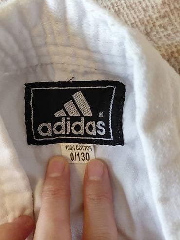 Спортивные сумки: Комплект экипировки для единоборств. Состав: - Кимоно Adidas (куртка — 8