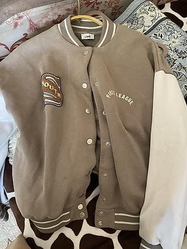 Бомбер/варсити LIME - Цвет: серо-бежевый корпус, молочно‑белые