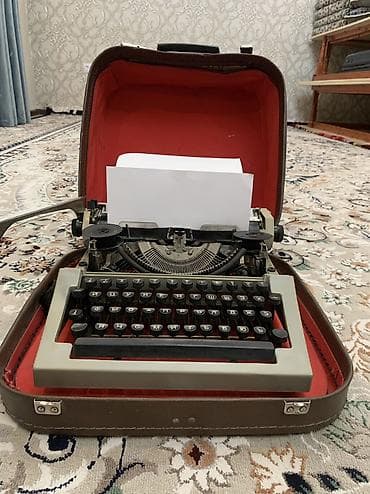 токо: Продаю печатную машинку в Исключительном состоянии, все работает — 1