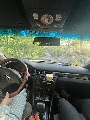 каропка на ауди: Audi A6: 1998 г., 2.4 л, Автомат, Бензин, Седан — 6