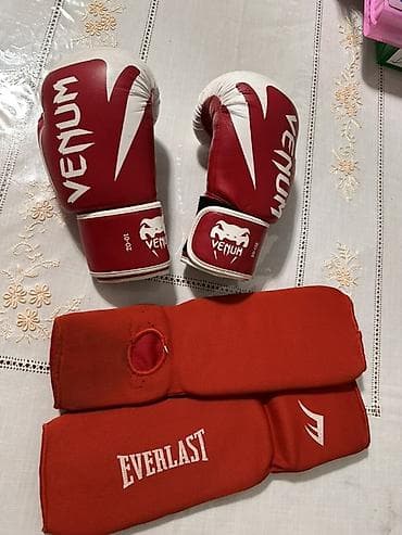 Боксерский комплект: перчатки Venum + кистевые бинты/защита Everlast