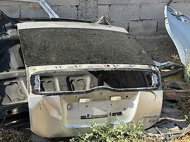 prius plus: Стекло вверхнее заднего богажа от Приуса — 2