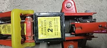 балон 14: Гидравлический подкатной домкрат 2 т. - Грузоподъёмность: 2 тонны — 3