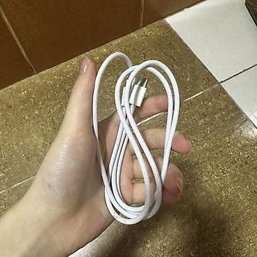 Кабель USB‑C — USB‑C, тканевая оплётка, белый. Оригинальный кабель от