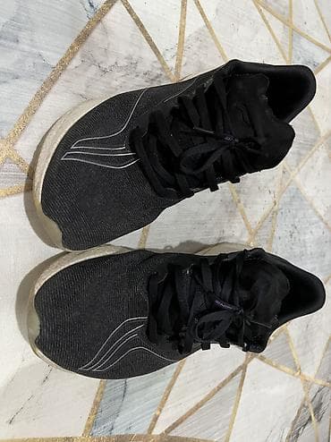coros pace: Беговые кроссовки Altra (модель с нулевым дропом, вероятно — 5