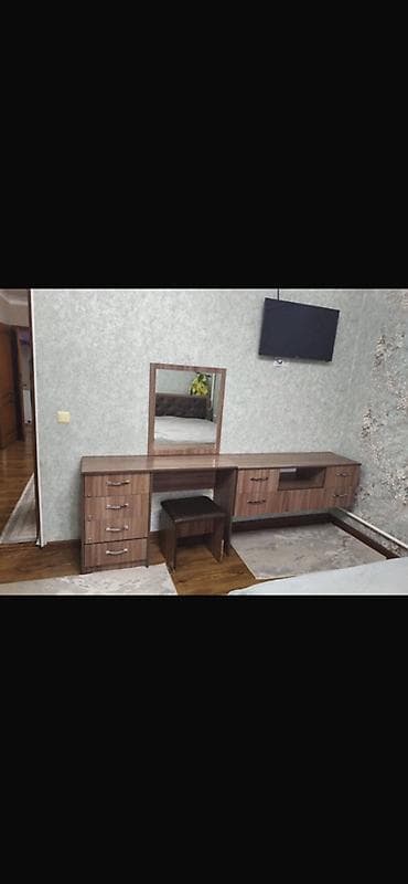 Спальные гарнитуры: Спальный гарнитур, Б/у, Двуспальная кровать, Кыргызстан, ДСП, Самовывоз, цвет - Коричневый — 1