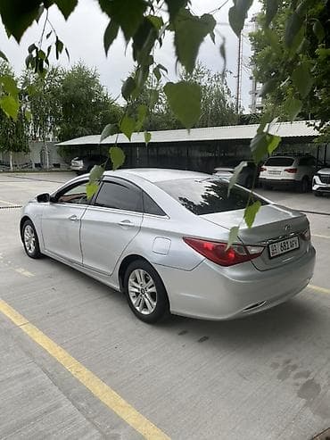 camry 2011: Hyundai Sonata: 2009 г., 2 л, Автомат, Газ, Седан — 5