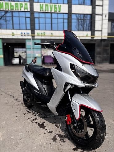 Скутеры: Макси-скутер 150 куб. см, Бензин, Б/у — 2