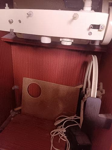 macbook 2010: Швейная машина в встроенной тумбе. - Электропривод с ножной педалью — 2