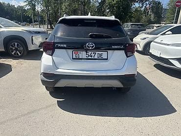 byd e3: Toyota Yaris: 2022 г., Автомат, Бензин, Кроссовер — 4