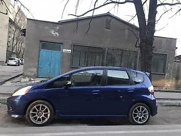 Honda Fit: 2009 г., 1.5 л, Автомат, Бензин, Хэтчбэк