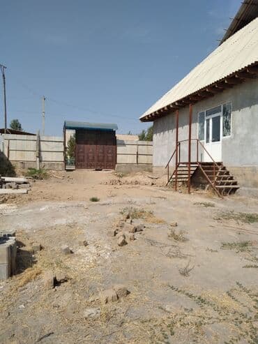 продаю дом в центре города бишкек: Дом, 200 м², 5 комнат, Собственник — 6