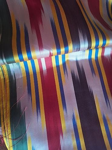 Натуральный Атлас с ярким жаккардовым эффектом 1500 сом /м ширина 90