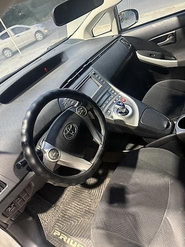 prius v: Toyota Prius: 2012 г., 1.8 л, Вариатор, Гибрид, Хэтчбэк — 7