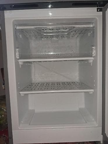 deepcool pf: Холодильник двухкамерный, серебристый, с нижней морозильной камерой — 2