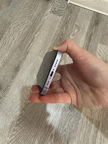 pixel 9a: IPhone 12 — 2