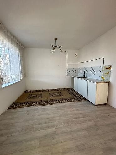 рабочи городок: Продается двухэтажный кирпичный дом. Планировка и площади: - Два — 3