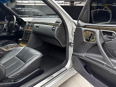 гур на мерс: Mercedes-Benz E-класс AMG: 2002 г., 4.3 л, Автомат, Бензин, Седан — 9