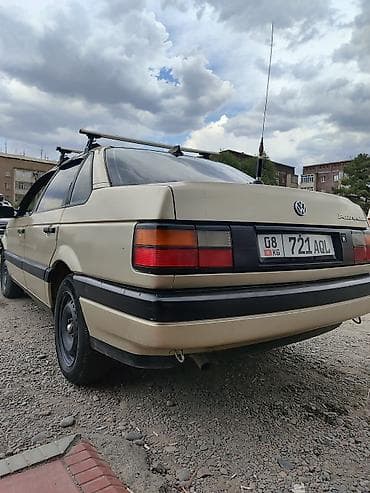 Volkswagen Passat: 1988 г., 1.8 л, Механика, Газ, Седан at lalafo.kg Volkswagen Passat: 1988 г., 1.8 л, Механика, Газ, Седан