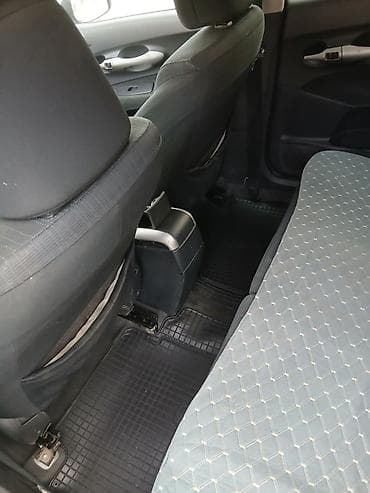 масла авто: Toyota Auris: 2008 г., 2 л, Механика, Дизель, Хэтчбэк — 6