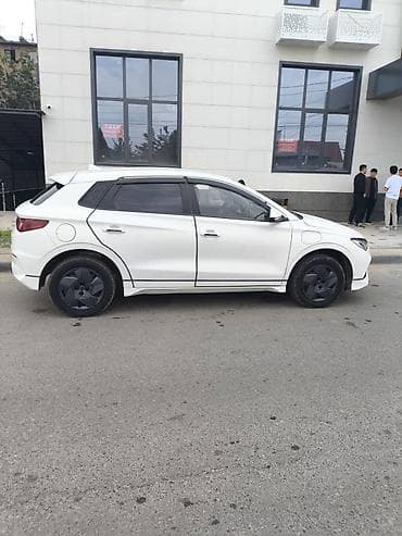 белый byd e2: BYD E2: 2024 г., Электромобиль, Седан — 3