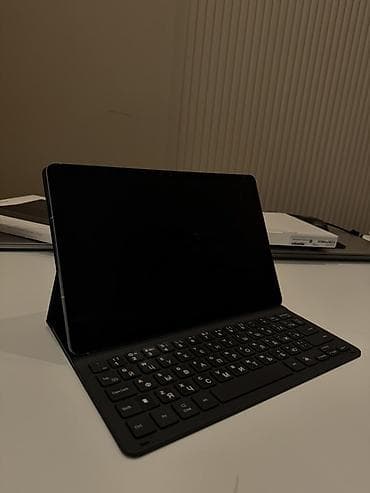 Планшет, Samsung, память 128 ГБ, 10" - 11", 5G, Б/у, Классический цвет - Серебристый at lalafo.kg Планшет, Samsung, память 128 ГБ, 10" - 11", 5G, Б/у, Классический цвет - Серебристый