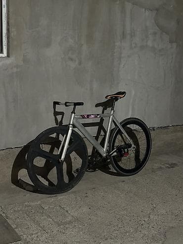 Велосипеды: Фикс‑байки (fixed gear) городского типа — два варианта на 700C 1) — 1