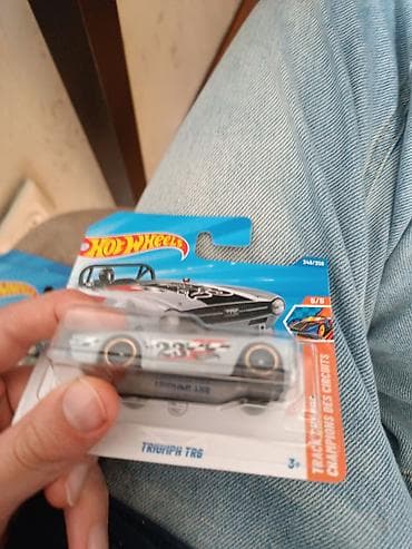 моделька: ТХ Hot Wheels Triumph TR6 — коллекционная моделька в заводской — 1