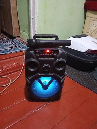 Наушники: Портативная акустическая система с микрофоном - Модель на панели — 2