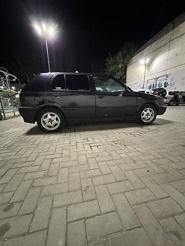 Volkswagen Golf: 1997 г., 1.6 л, Механика, Хэтчбэк — 9