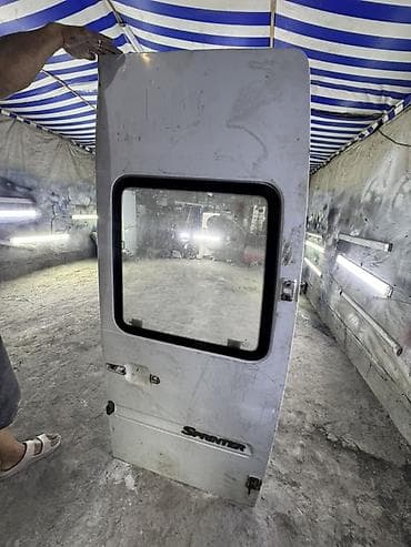Эшик Арткы оң Mercedes-Benz, Оригинал — 1