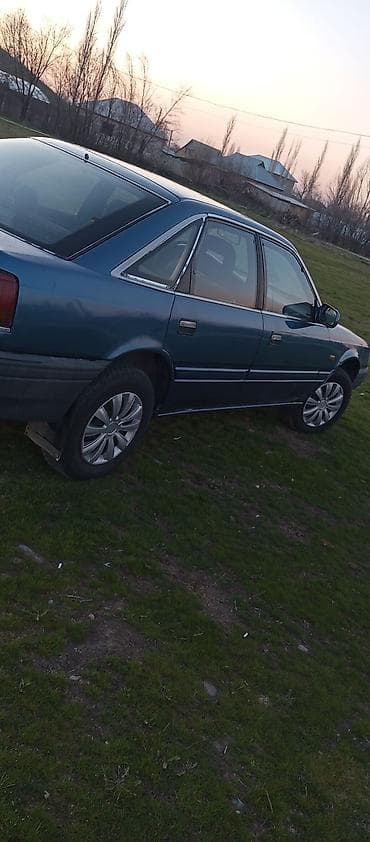 бар авто: Mazda 626: 1987 г., 2 л, Кол менен иштөөчү, Бензин, Хетчбек — 3